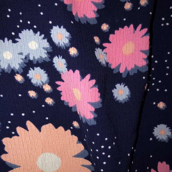 Elle flutter-sleeve dress with belt - Picture 6 of 6